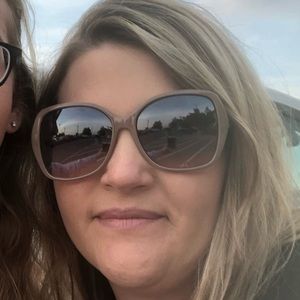 Meet your Posher, Shelly